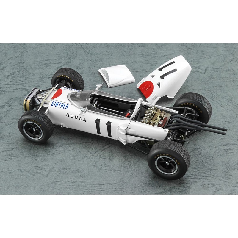 Hasegawa 1/24 Honda F1 RA272 Super Detailed Plastic Model