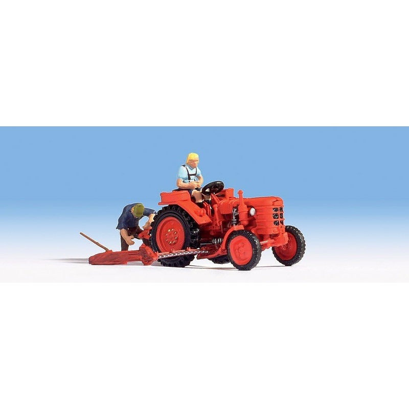 Tractor Fahr w/Figures (Assembled)