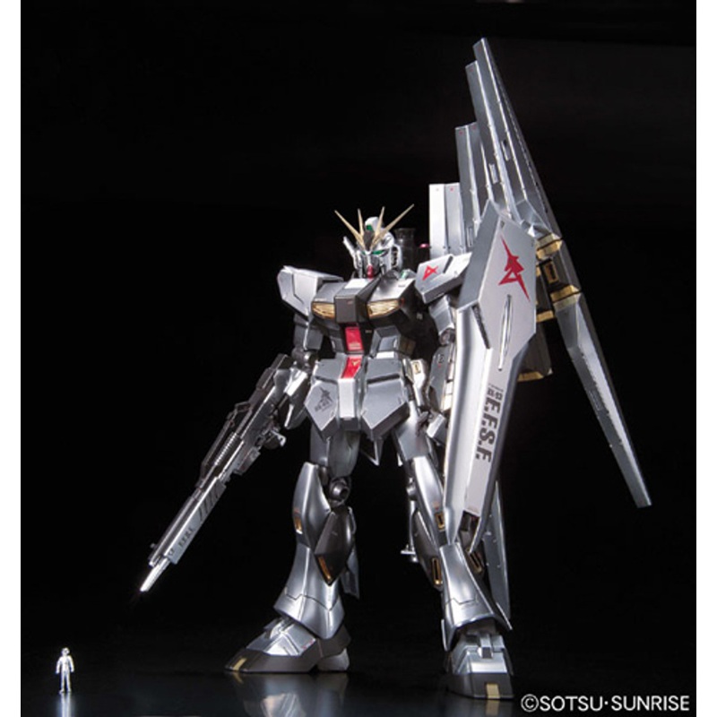 Bandai MG 523747 RX-93 Nu Gundam (Metallic Coating Version) 1/100 Scale Kit