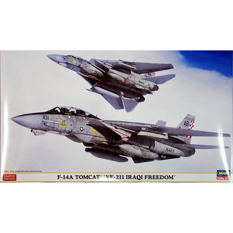 Hasegawa 02040 F-14A Tomcat VF-211 Iraqi Freedom 1/72 Scale Kit