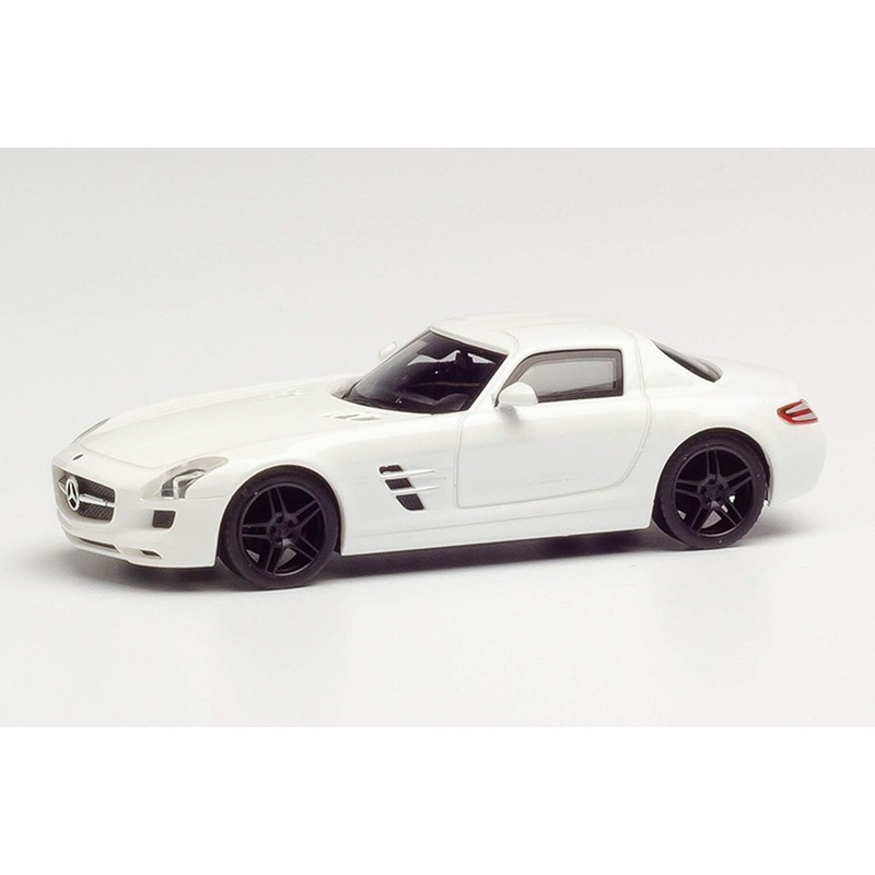 Mercedes-Benz SLS AMG – Assembled