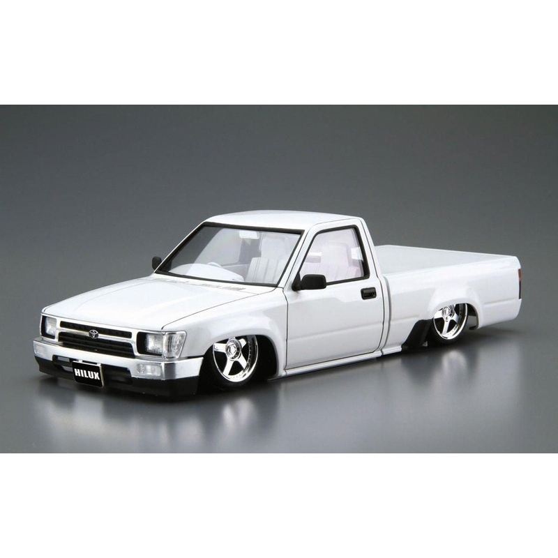 The Tuned Car No. 41 1/24 RN80 Hilux Custom ’95 (Toyota) Plastic Model