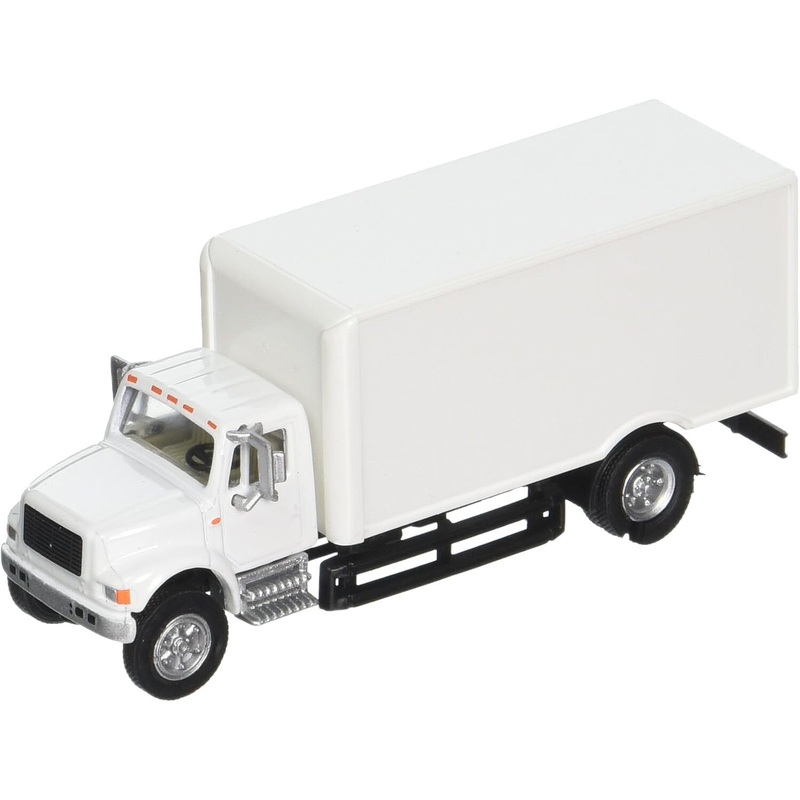 International 4900 Single-Axle Box Truck w/ White Cab