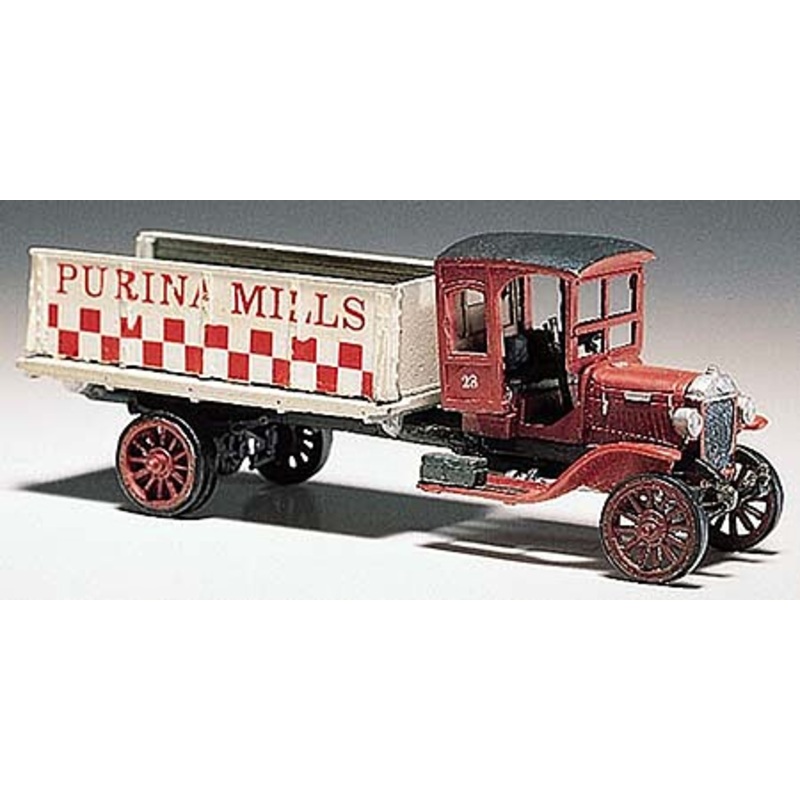 Scenic Detail Grain Truck (1914 Diamond T)