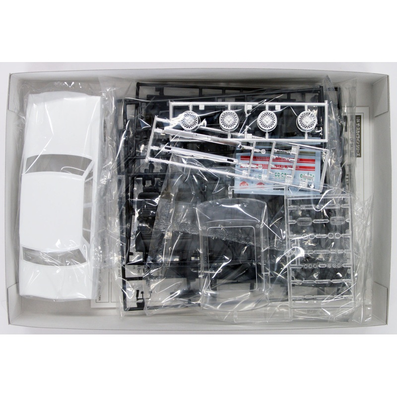 Aoshima 43820 Nissan Skyline 2000GT (GC10) 1/24 Scale Kit