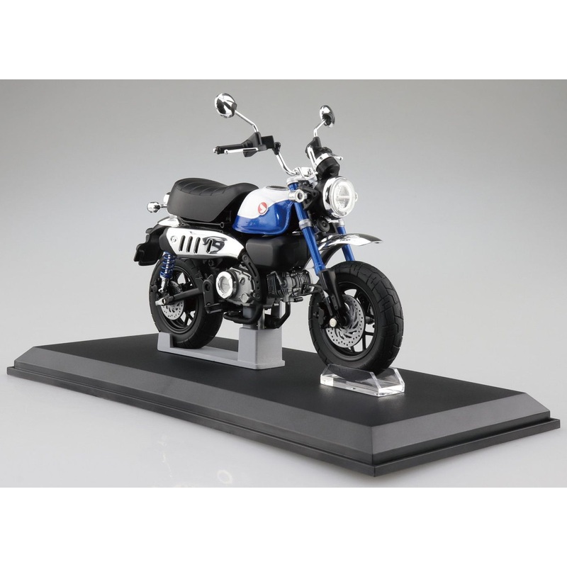 Aoshima SKYNET 1/12 Honda Monkey 125 ’22 Pearl Glitter Ring Blue Finished Model
