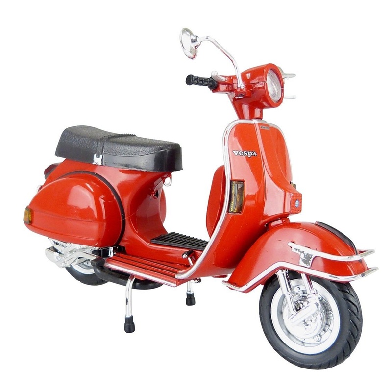 Aoshima Skynet 80764 Vespa P200E (1978/Red) 1/12 Scale Finished Model