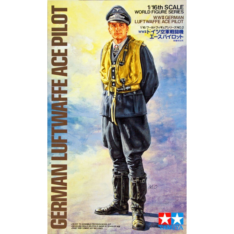 Tamiya 36302 WWII German Luftwaffe Ace Pilot 1/16 Scale Kit Figure