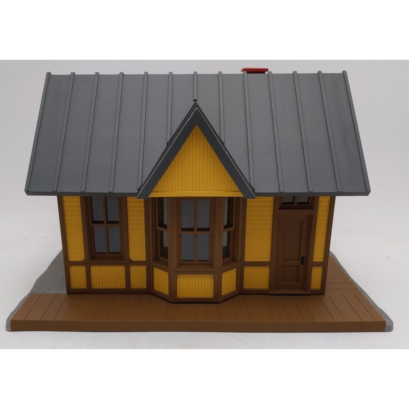 Aristo-Craft 7200 G Assembled Passenger Depot EX