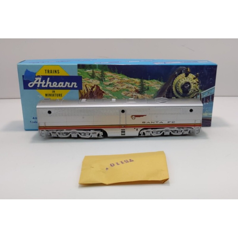 Athearn 3365 HO Scale Santa Fe PB-1 Dummy Diesel Locomotive EX/Box