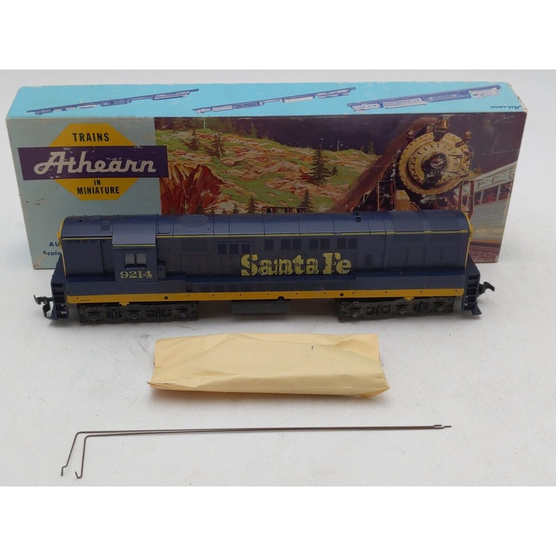 Athearn 4326 HO Santa Fe Trainmaster Dummy Diesel Locomotive #9214 EX/Box