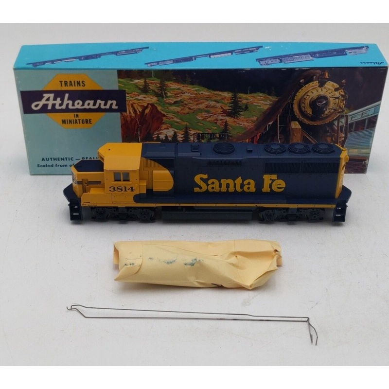 Athearn 4631 HO Santa Fe GP-50 Powered Diesel Locomotive #3814 LN/Box