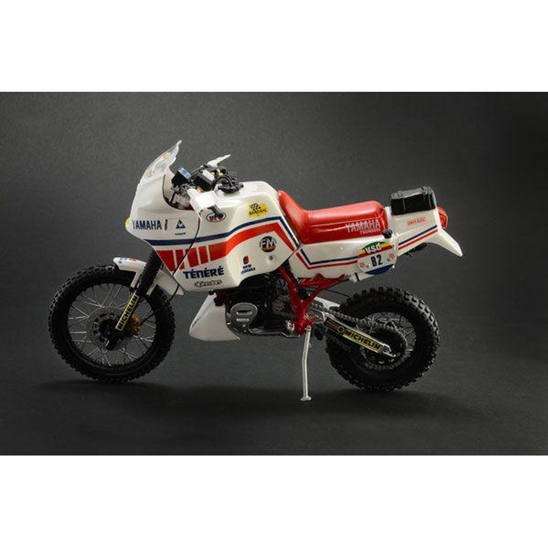 Platz 1/9 Yamaha Tenere 660 1986 Paris-Dakar Rally Plastic Model